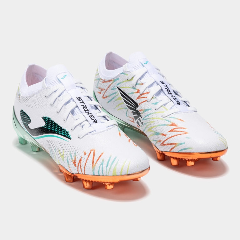 STRIKER 2502 WHITE FIRM GROUND